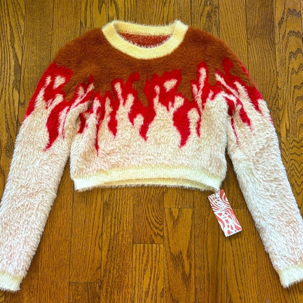 NWT ROMWE Fuzzy Sweater Pullover Shirt Top Size Small